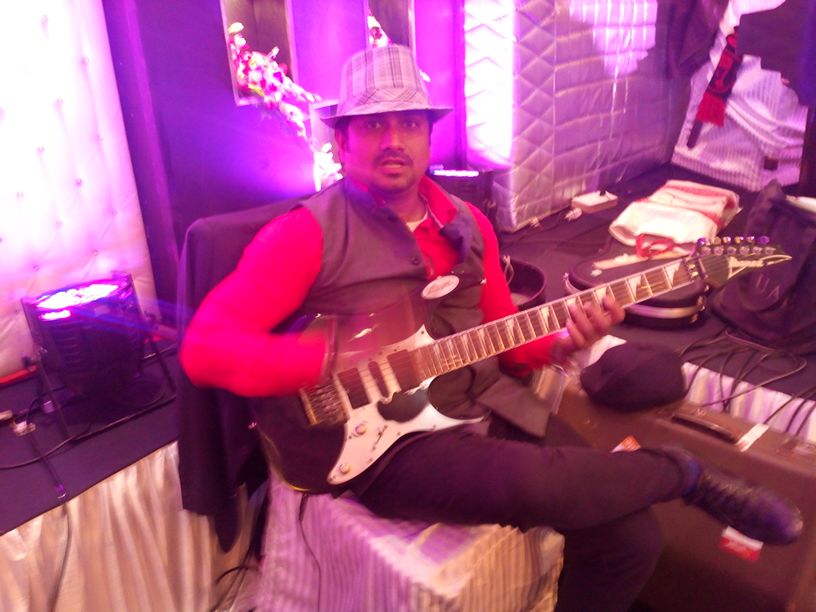 indian guitar players Hebron Palestine
