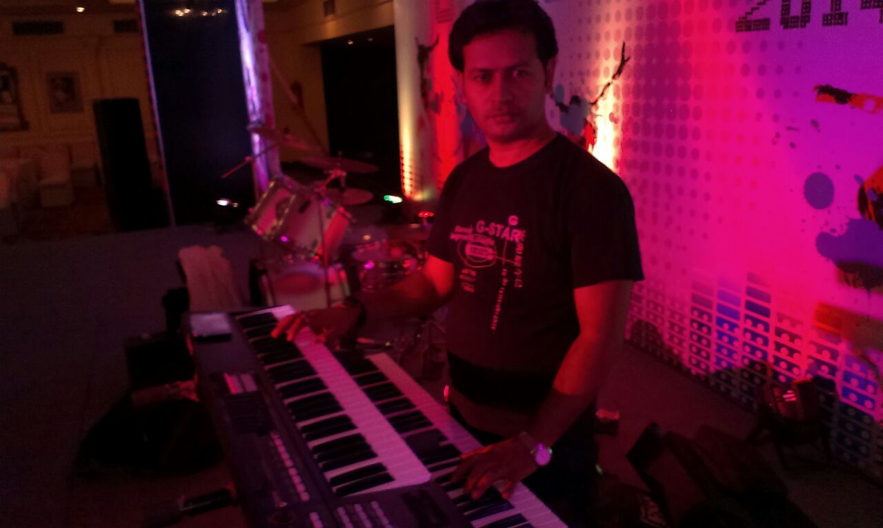 male keyboard players Hebron Palestine